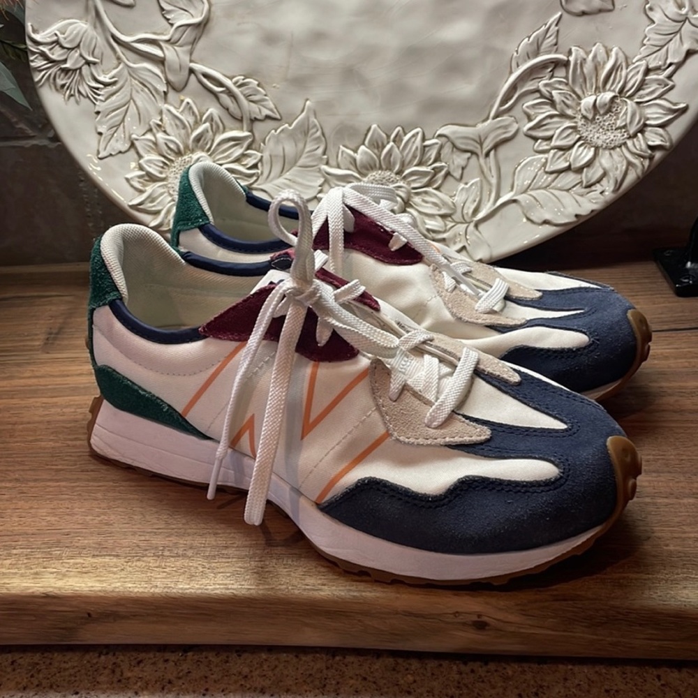 New Balance 327 Series Low-Top K Blue/Red/Green - Boys Size 5 - Great Condition